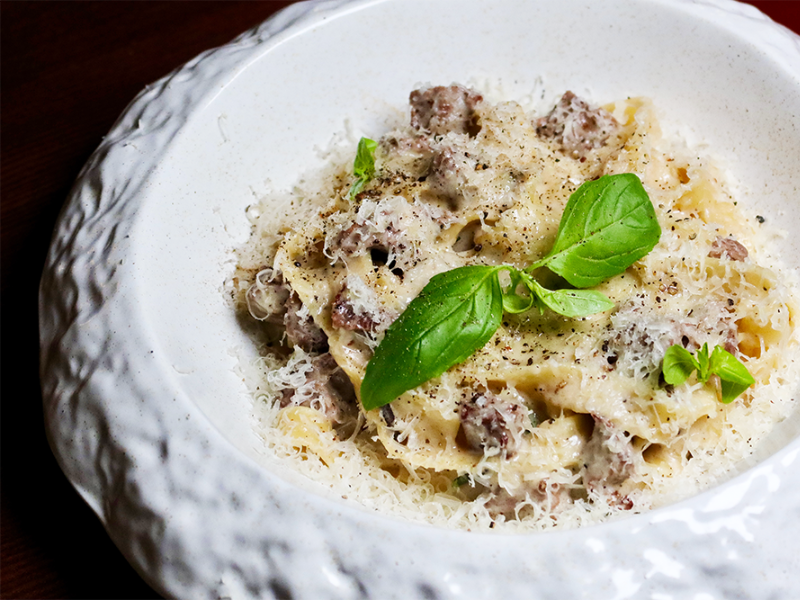 Італійська паста Качо е пепе з телятиною
