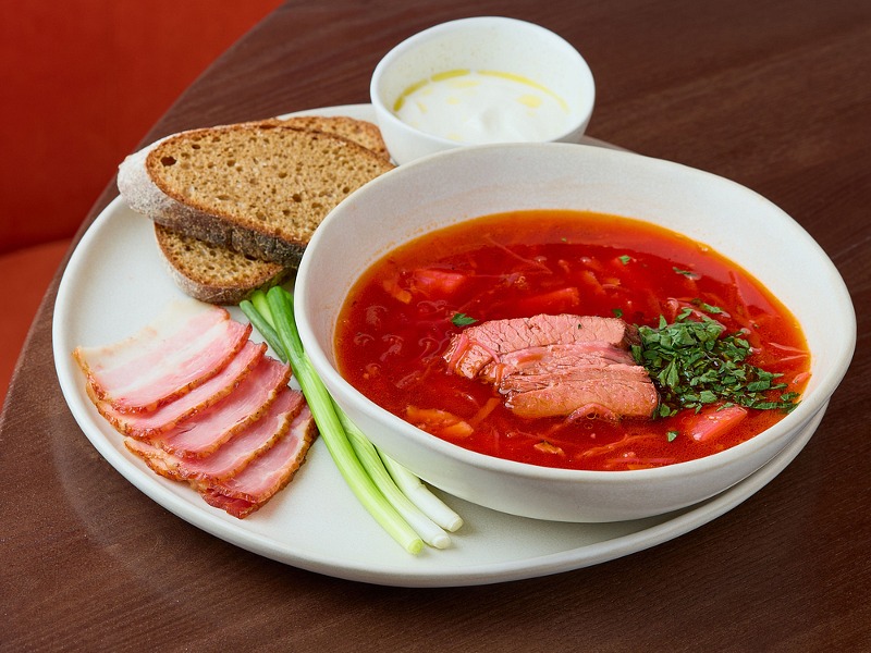 Справжній український борщ із томленими ніжними реберцями