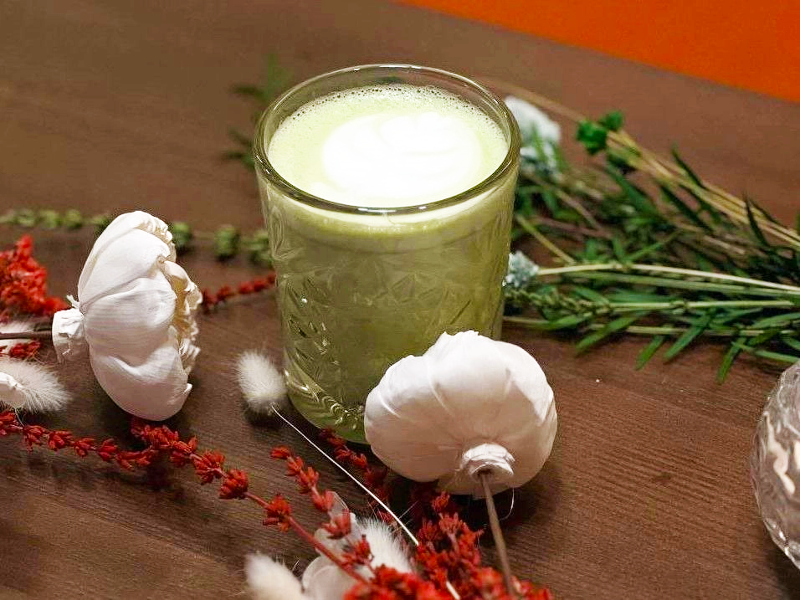 Матча на кокосовому молоці