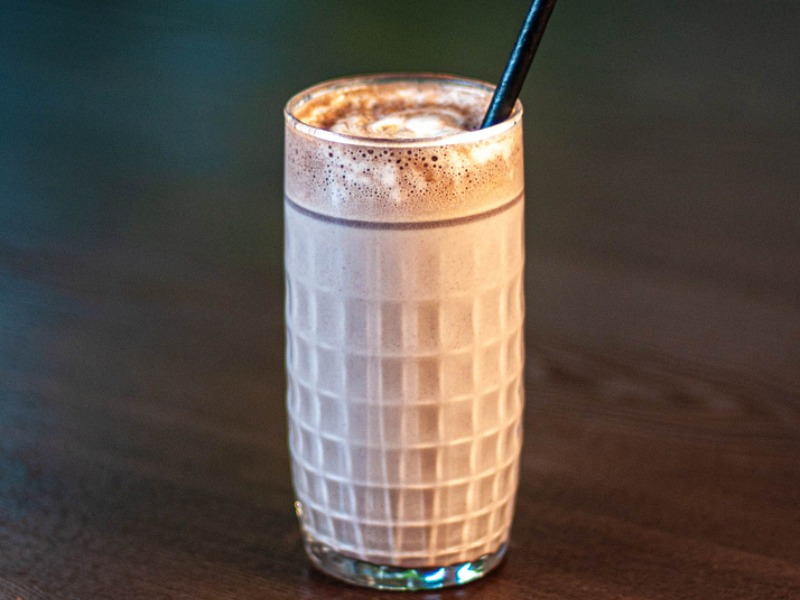 Молочно-шоколадний коктейль