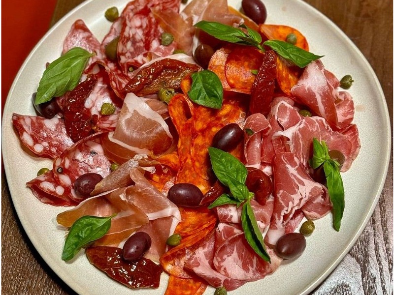 Антипасті м'ясне